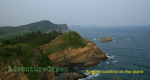 Rugged coastline at Co To