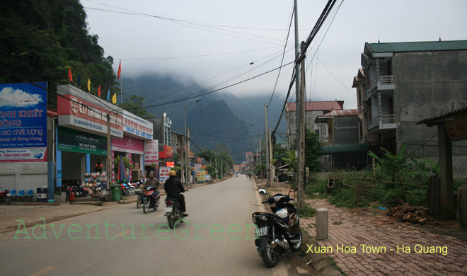 Xuan Hoa Town, Ha Quang