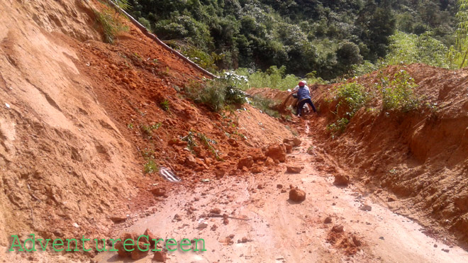 Roadblock to Ban Phung Village