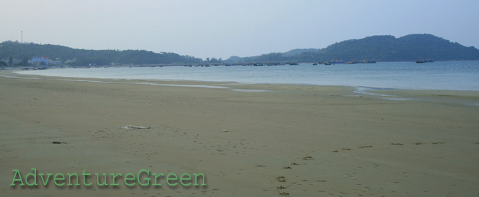 A deserted beach on the Co To Island, Quang Ninh