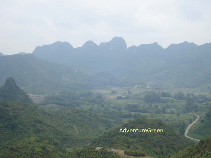 Scenic road at the Ma Phuc Pass in Cao Bang Province