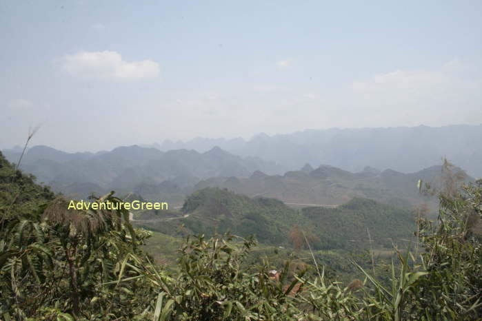 A panoramic view from the Quan Ba Heavenly Gate