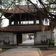Entrance to the But Thap Pagoda
