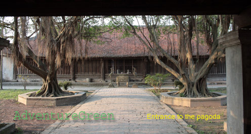 Entrance to the pagoda