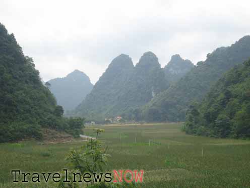 Mountains and valley at Quang Uyen