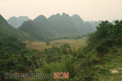 A view of captivating mountains on the trek at Quang Uyen