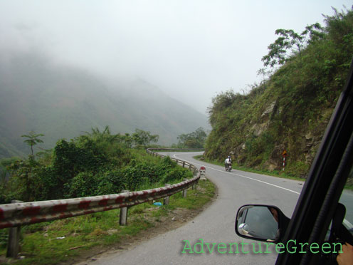 Scenic road between Sapa and Lao Cai