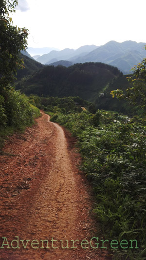 The steep path to the Ta Xua Village