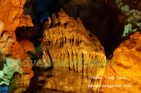 Thien Cung Cave on Halong Bay