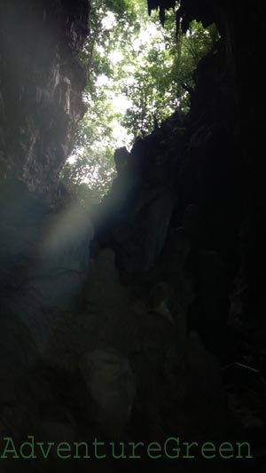 The small opening of the Chieu Cave