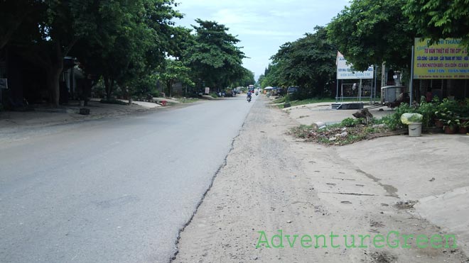 The road from Tan Lac (Hoa Binh) to Ninh Binh and Ha Nam
