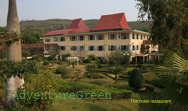 The hotel restaurant with nice garden