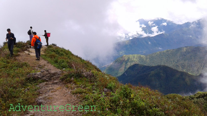 Trekking to the summit of the Ky Quan San Mountain (Bach Moc Luong Tu)