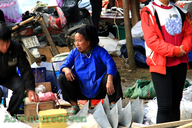 A Nung lady at Can Cau Market