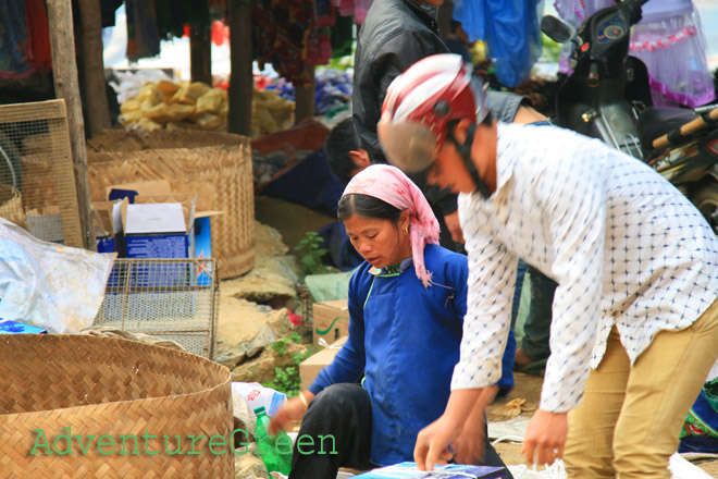 Merchants at Can Cau Market