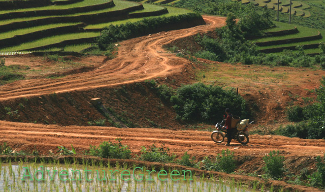 Road from Y Ty to Phin Ho Village where the trek starts