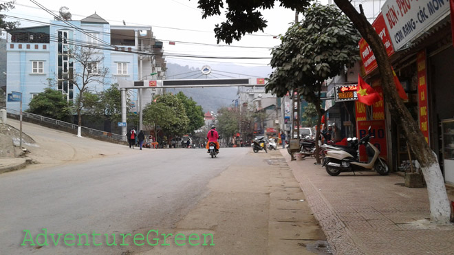 A street at Bac Yen Township in the morning