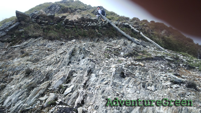 The last pull to the summit of Mount Ta Chi Nhu (Phu Song Sung)