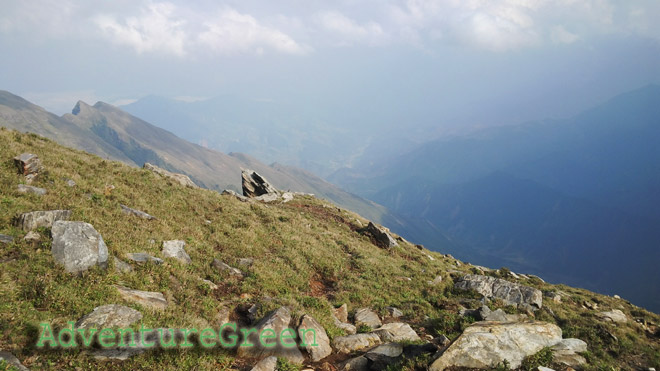 On the way to the summit of the Ta Chi Nhu Mountain (Phu Song Sung)