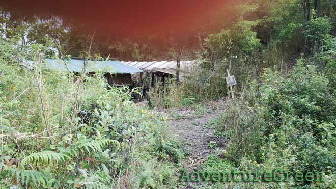 The hut on the first peak of the Ta Xua Mountain