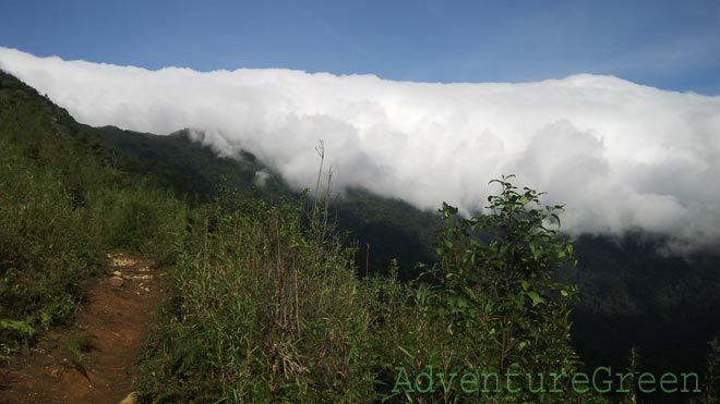 Farewell to the white clouds at the Ta Xua Mountain