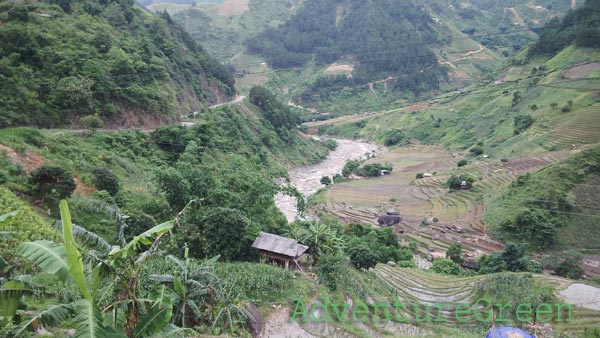 Road to Tram Tau on mountainsides