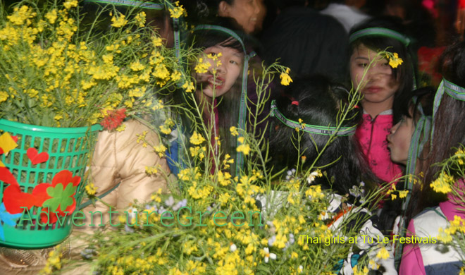 Girls preparing for a performance at Tu Le Festival