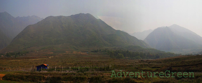 Imposing mountains at Than Uyen, Lai Chau