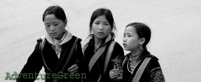 Little Black Hmong girls in Sapa, Lao Cai, Vietnam