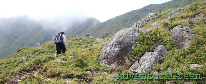 Trek to the summit of Ta Chi Nhu (Phu Song Sung) in Yen Bai