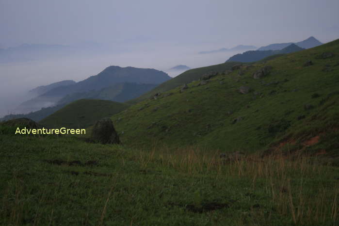 Breathtaking clouds and mountains at Dong Cao Prairie