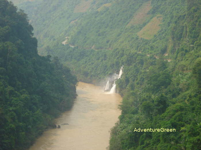 The scenic riversides on the boat tour on the Chay River at Coc Ly, Bac Ha