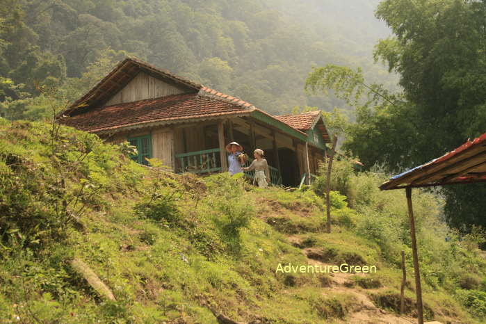 A lakeside village in the heart of the Ba Be National Park