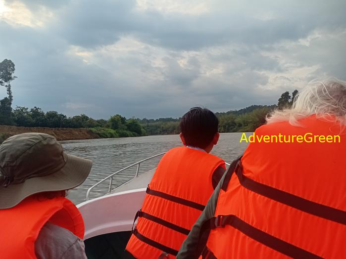 Birdwatching on the Dong Nai River in southern Vietnam