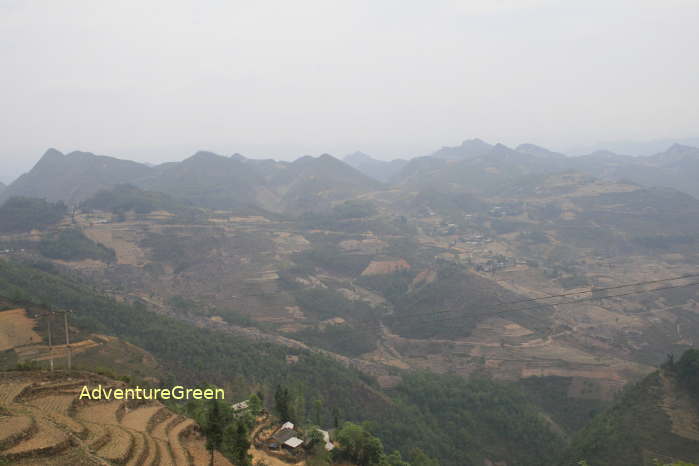 Lung Cu located to the north of the Dong Van Plateau is a great place for adventure cycling