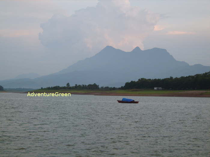 The Suoi Hai Lake with the Ba Vi Mountain (National Park) in the background