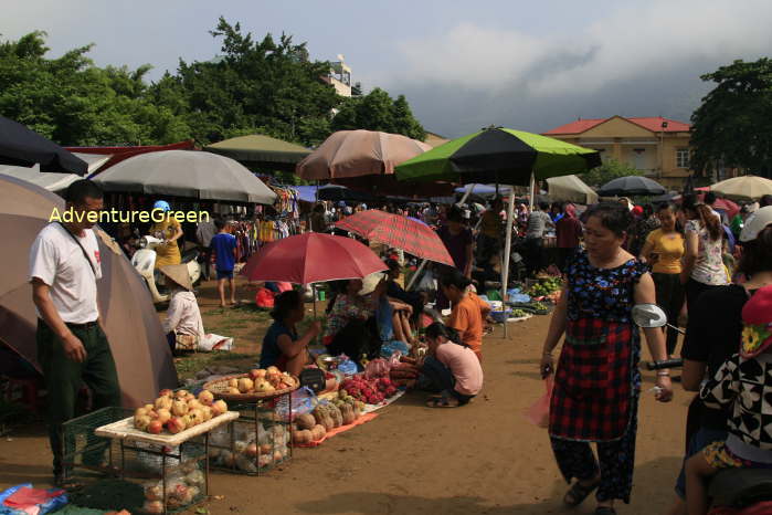 Mai Chau Sunday Market has nice natural settings around