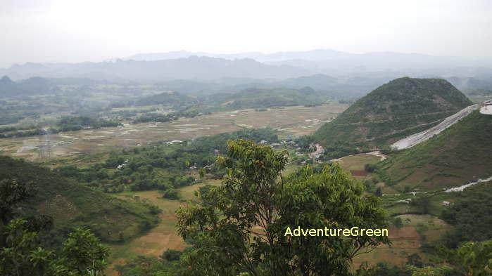 Valley at the Thung Khe Pass at Mai Chau