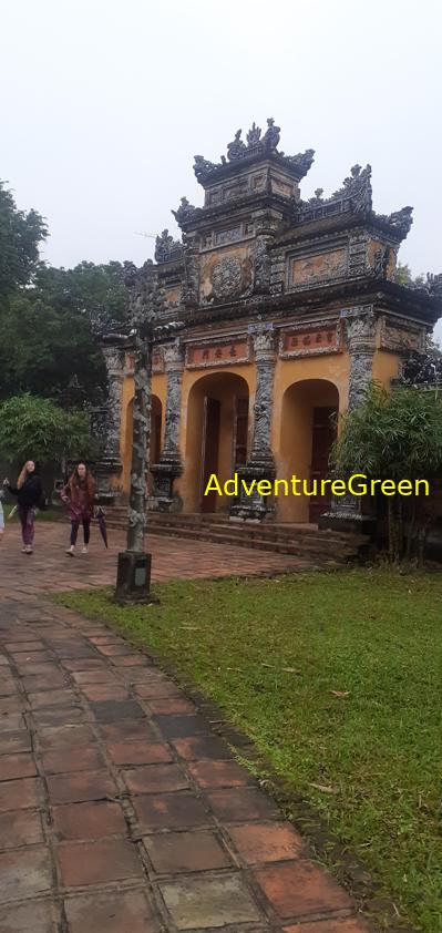 Travel guide to Hue, Vietnam Travel guide to Hue, Vietnam