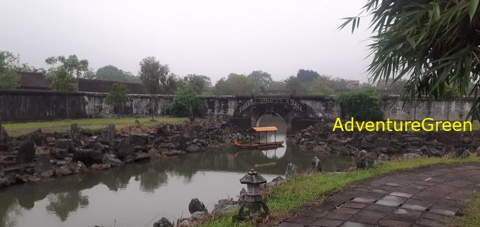 Travel guide to Hue, Vietnam Travel guide to Hue, Vietnam