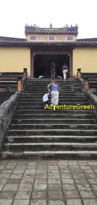 Travel guide to Hue, Vietnam Travel guide to Hue, Vietnam