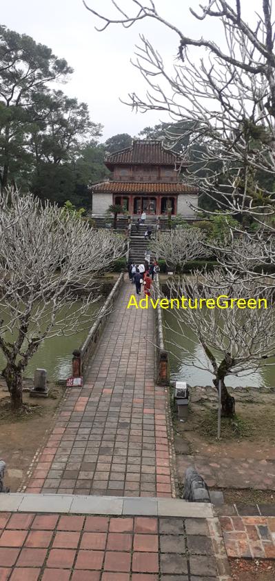 Travel guide to Hue, Vietnam Travel guide to Hue, Vietnam