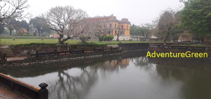 Travel guide to Hue, Vietnam Travel guide to Hue, Vietnam