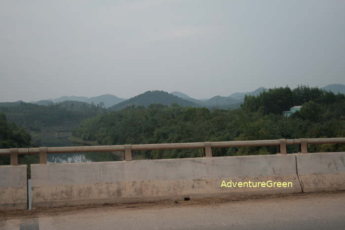 Mountains by Road 1A at Huu Lung Lang Son