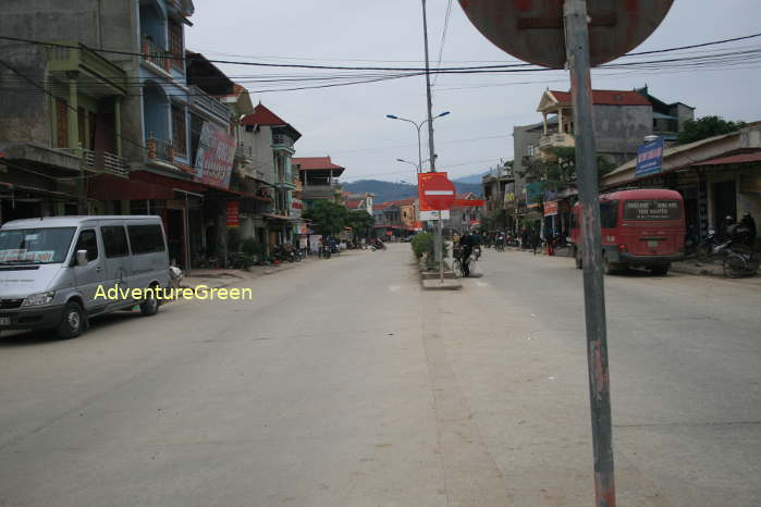 Back to civilization at That Khe Town, Lang Son Province