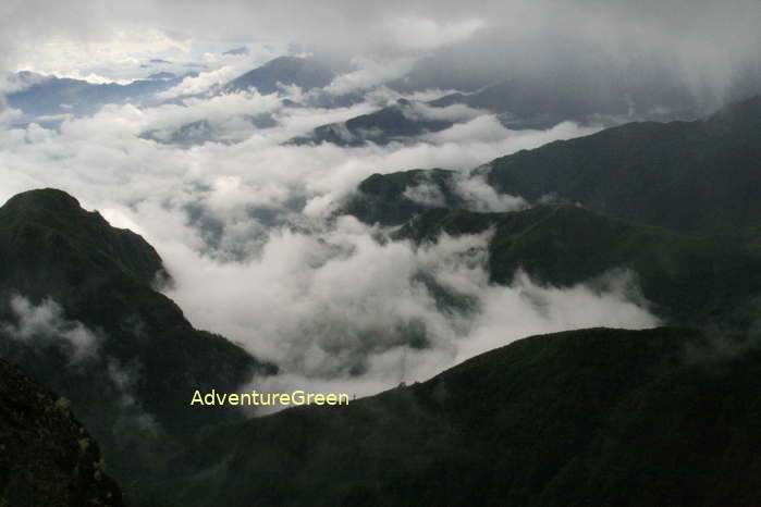 Ocean of clouds on the summit of the Nhiu Co San Mountain in Bat Xat District, Lao Cai Province