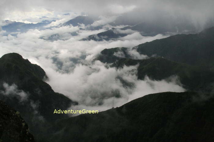 The award from the top of Nhiu Co San Mountain is stunning nature!