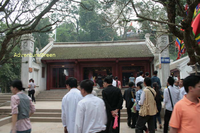 Den Trung (Middle) Temple at the Hung Kings' Temple
