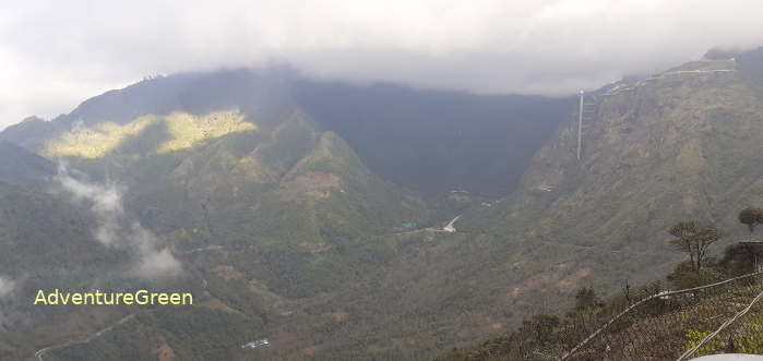 Road on the Ho Quy Ho Pass