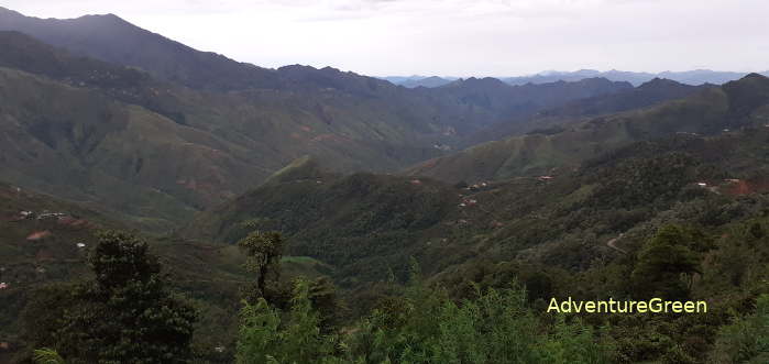 Ta Xua is home to a little Hmong community nestled on mountain slopes on altitudes of 1,800m to 2,000m above sea level